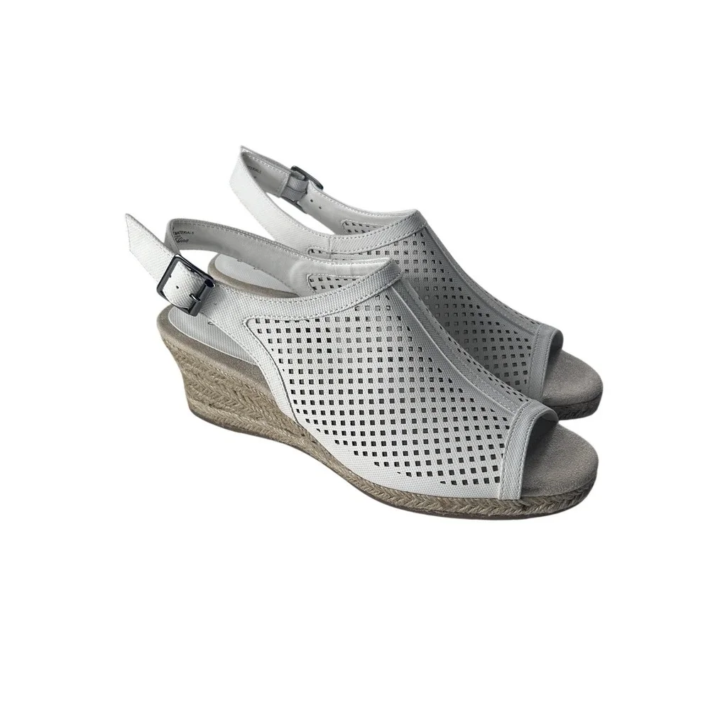 Easy Street Stacy White Perforated Espadrille Wedge‎ Sandals 7.5M NEW